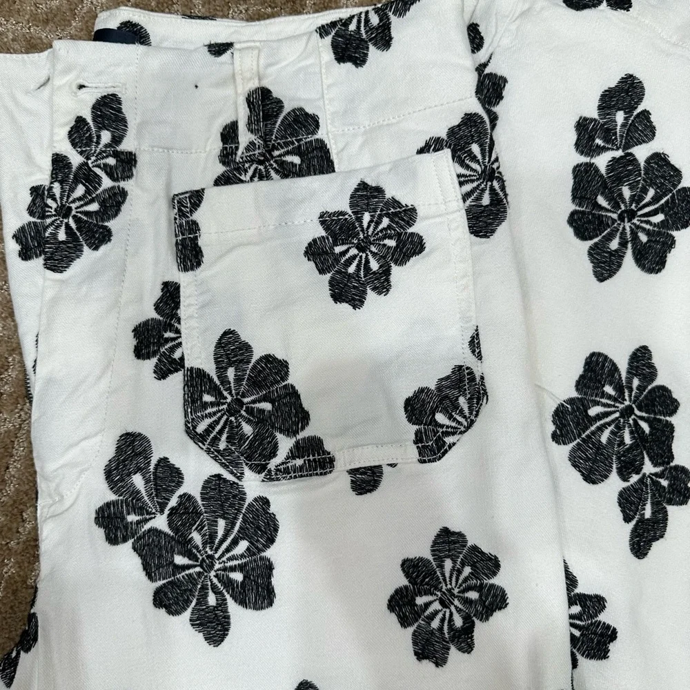 Maeve White Wide-Leg Floral Print Pants with Black Flowers - Picture 11 of 15